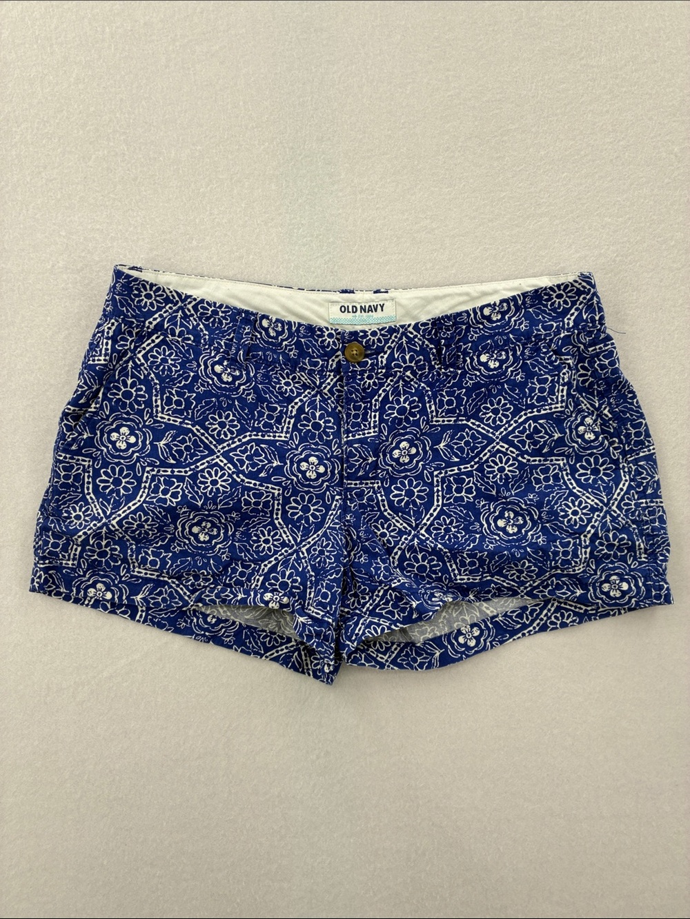 3For$20 Old Navy Blue and White Floral-Print Jean Shorts size: 8